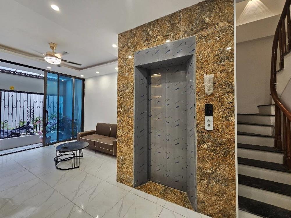 Bán nhà đẹp 42m2, 5 tầng, Miêu Nha, Tây Mỗ - Giá 6.7 tỷ