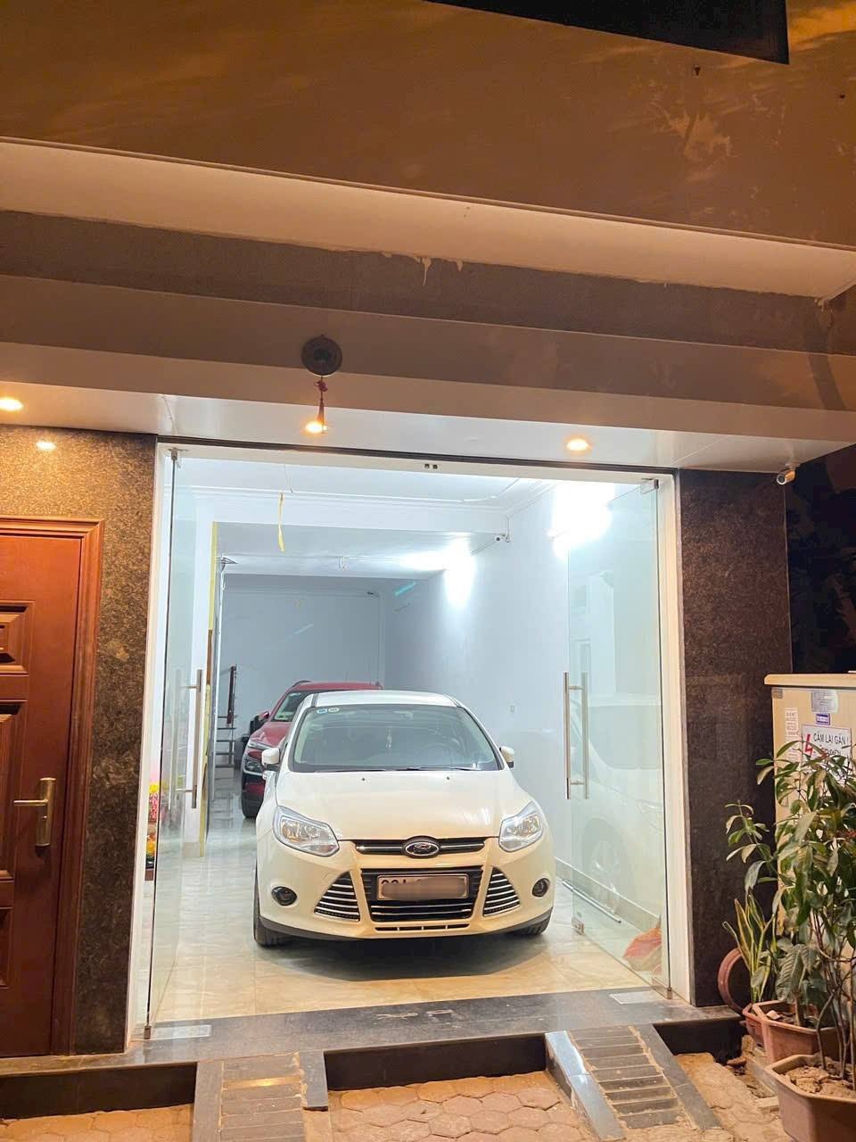Siêu phẩm đấu giá Mậu Lương 6 tầng, thang máy, 63m2 - Giá 16 tỷ