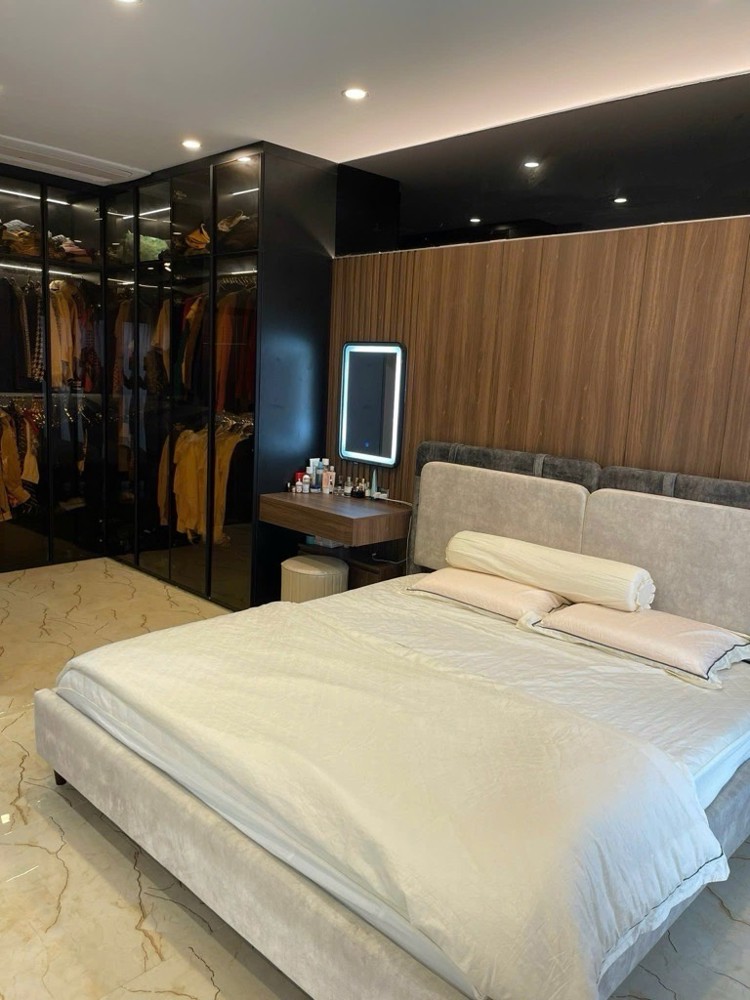 BÁN NHÀ HỒNG TIẾN LONG BIÊN, NHÀ MỚI, THANG MÁY- OTO ĐÕ CỬA,40M NHỈNH 10 TỶ( TL)