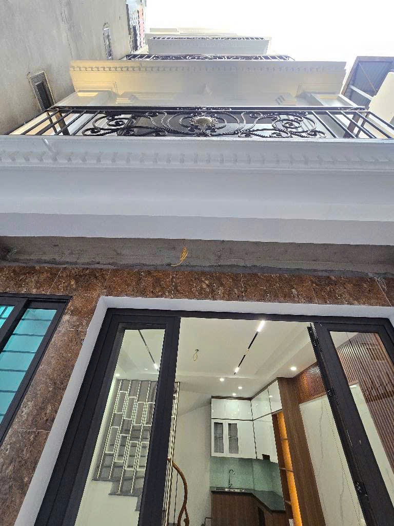 Nhà Ngõ Gốc Đề - 38m² - 5 Tầng - Lô Góc - Giá 7 Tỷ+