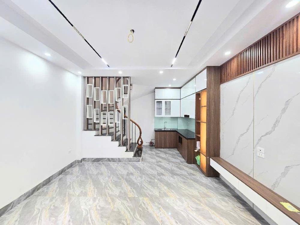 Nhà Ngõ Gốc Đề - 38m² - 5 Tầng - Lô Góc - Giá 7 Tỷ+