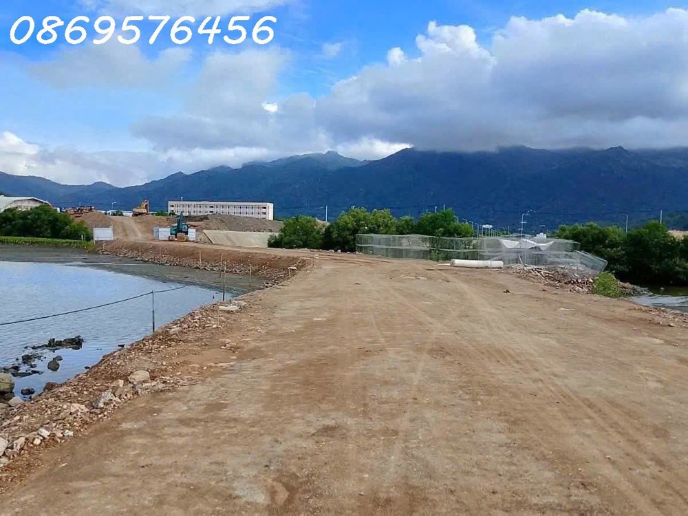 CHUẨN BỊ MỞ BÁN NHÀ Ở NGAY MẶT SÔNG TẮC NHA TRANG