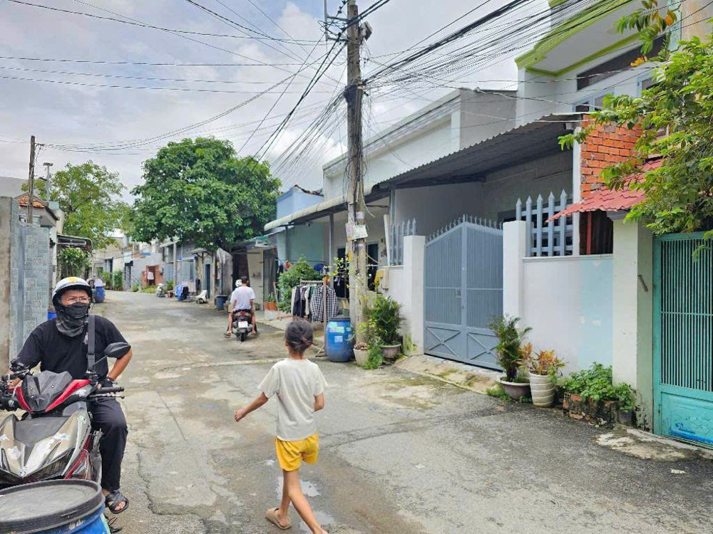 Bán Nhà giá đất, 2 mặt tiền kinh doanh, đường oto ra vào, gần trường học các cấp Giá còn TL