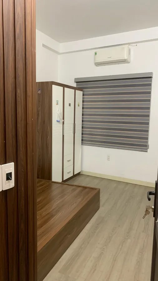 NHÀ MỚI NGÕ NÔNG Phố Trạm 82/36M2 X 4 tầng MT6M, 6.8 Tỷ Long Biên Hà Nội