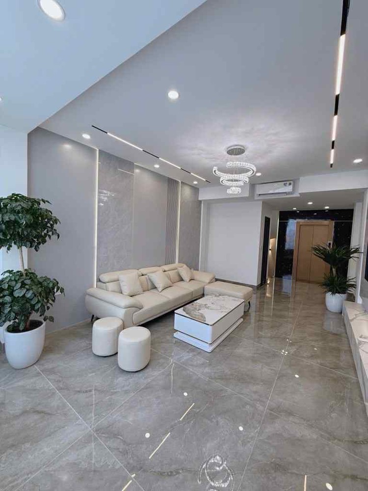 bán nhà Ngọc Thuỵ, 7 tầng, thang máy, ôtô tránh, full nội thất