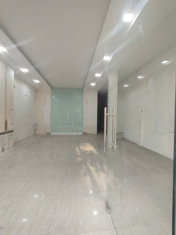 Mặt tiền gần Sư Vạn Hạnh Q10, DT: 86m2, ngang 6m, 4 tầng, 6PN, Dòng tiền 700tr/năm, Giá 38 Tỷ TL