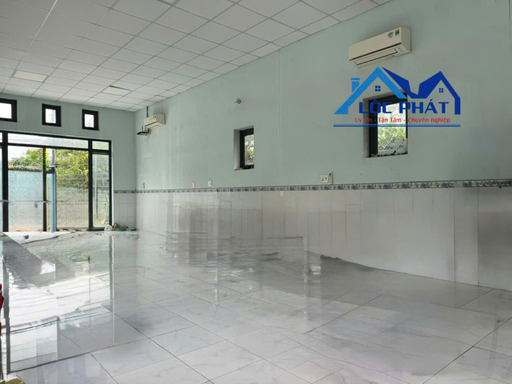 Bán xưởng 3400m2 gần KCN Giang Điền TRảng Bom, Đồng Nai giá 25 tỷ