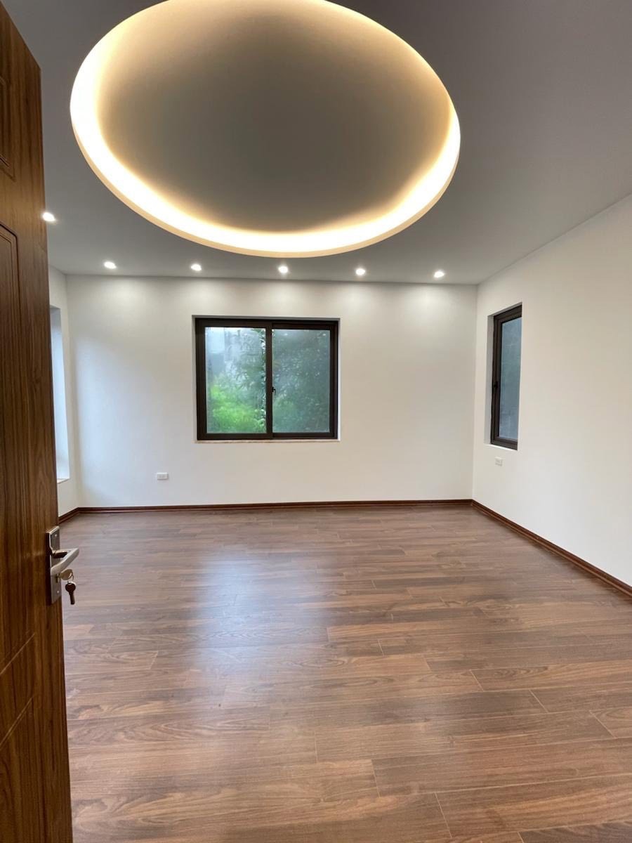 Nhà Láng Hạ Phân Lô - 62m², Mặt Tiền 6.5m, Giá 12 Tỷ - Vị Trí Đắc Địa