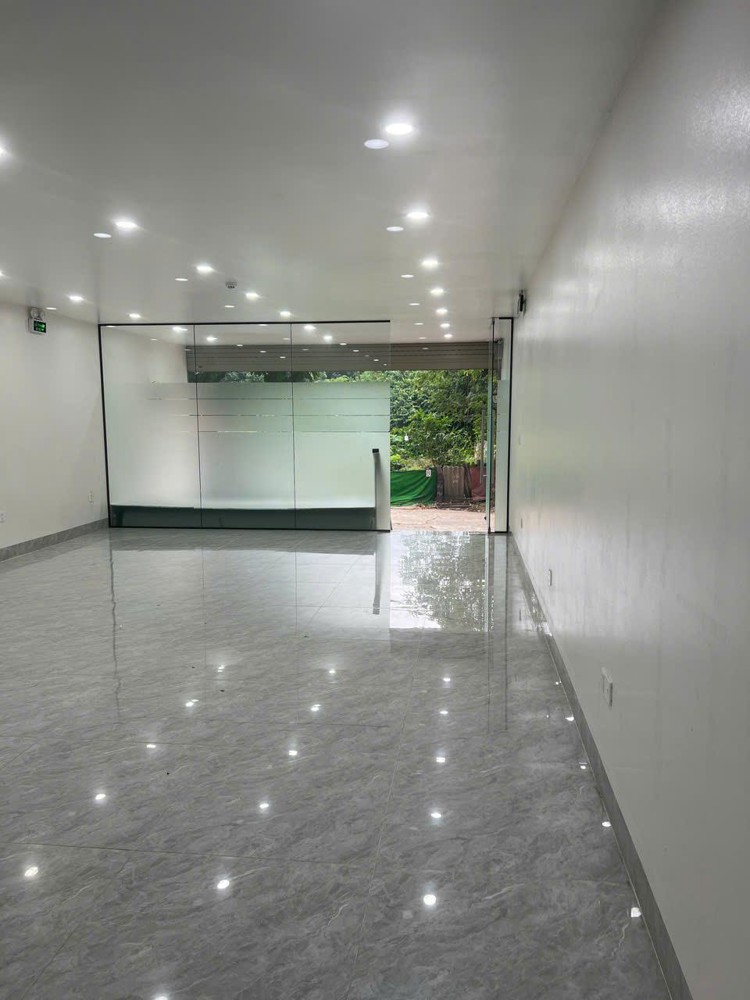 Cho thuê Toà văn phòng 400m2 tại Đông Thắng, Bắc Từ Liêm  50 triệu, phù hợp cho mọi nhu cầu