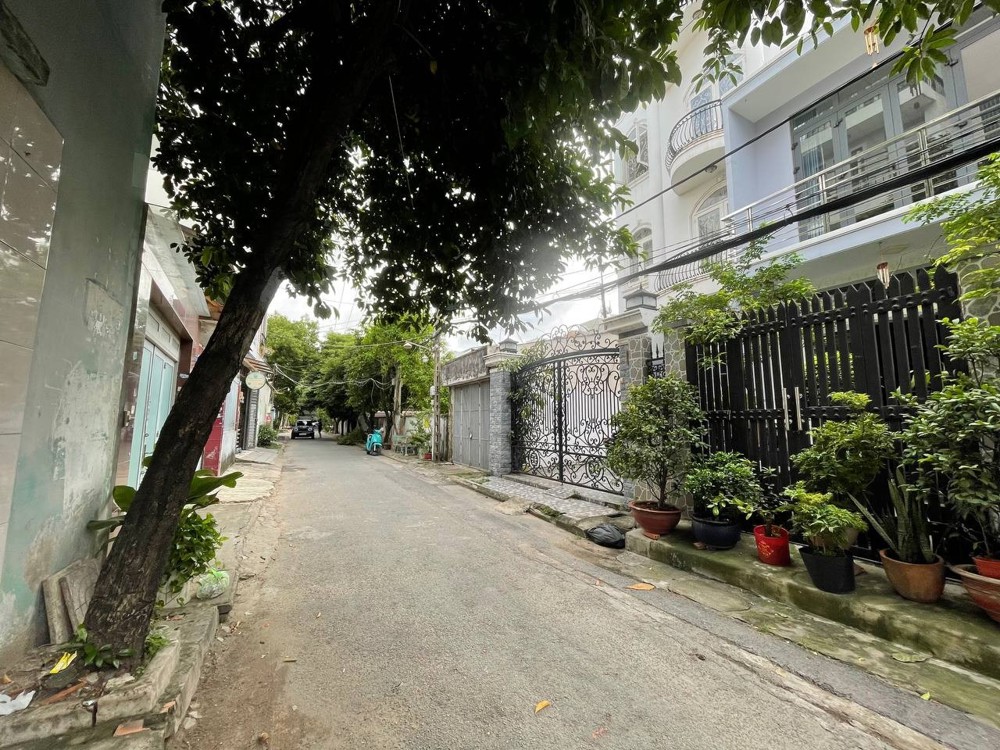 Bán nhà Lê Đình Thám, Tân Phú - 105m2, 5m1, 3T - Hẻm 6m xe tải thông