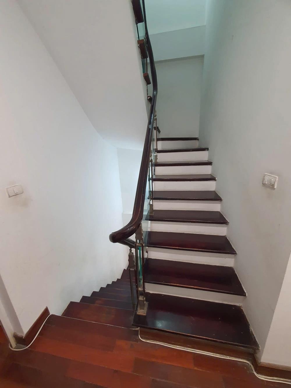 Bán nhà Tây Hồ 50m2, 5 Tầng, 16.8 Tỷ - Phân Lô, Ô Tô Tránh, Vỉa Hè