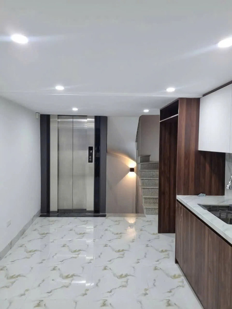 Bán Nhà Trung Liệt 23/27m2. 7 tầng. mặt tiền 3.1m. giá 10.35 tỷ Đống Đa Hà Nội