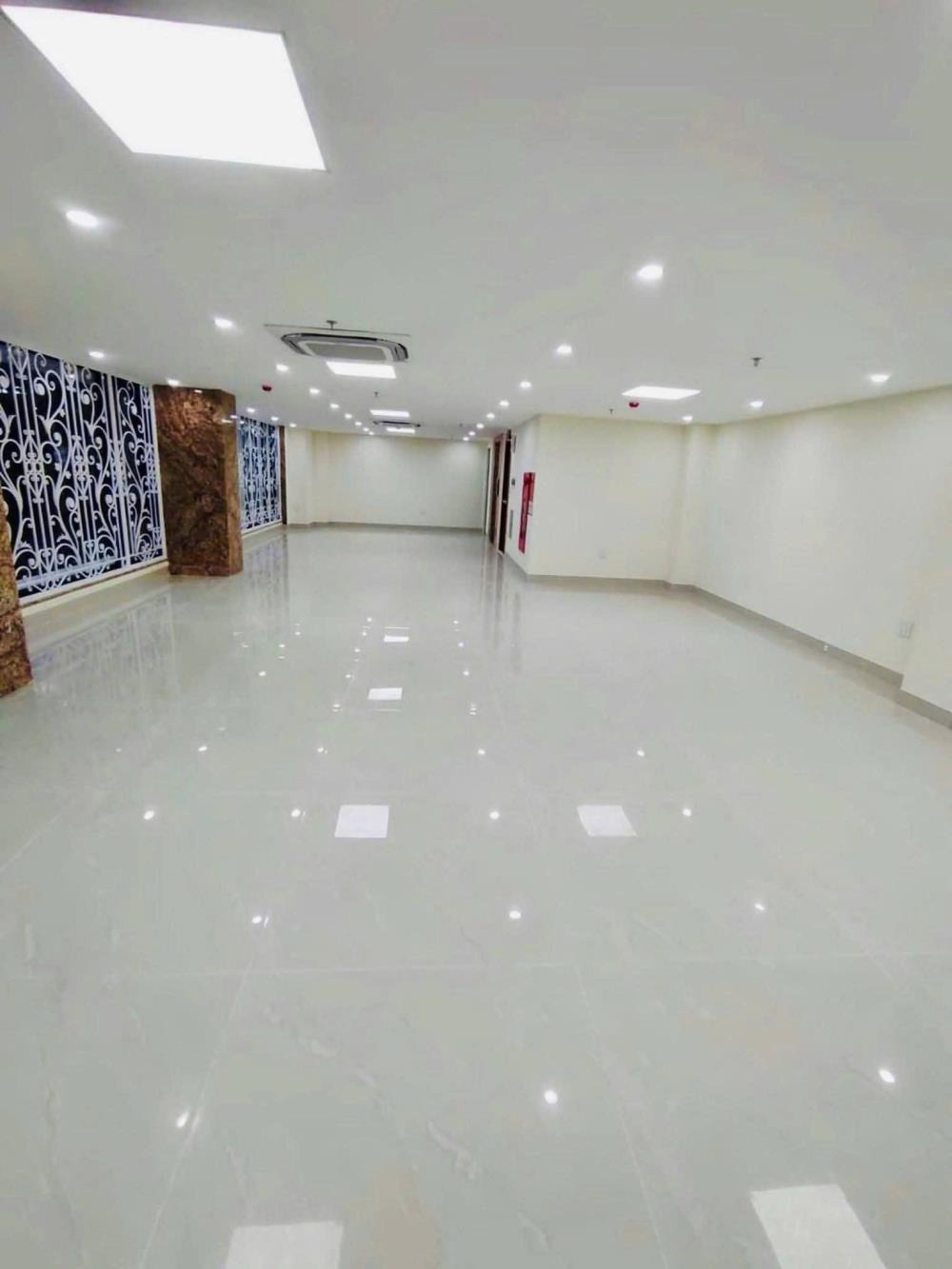 Bán nhà phố Phạm Văn Đồng, Từ Liêm - 50m2, 6 Tầng, Mặt Tiền Đẹp