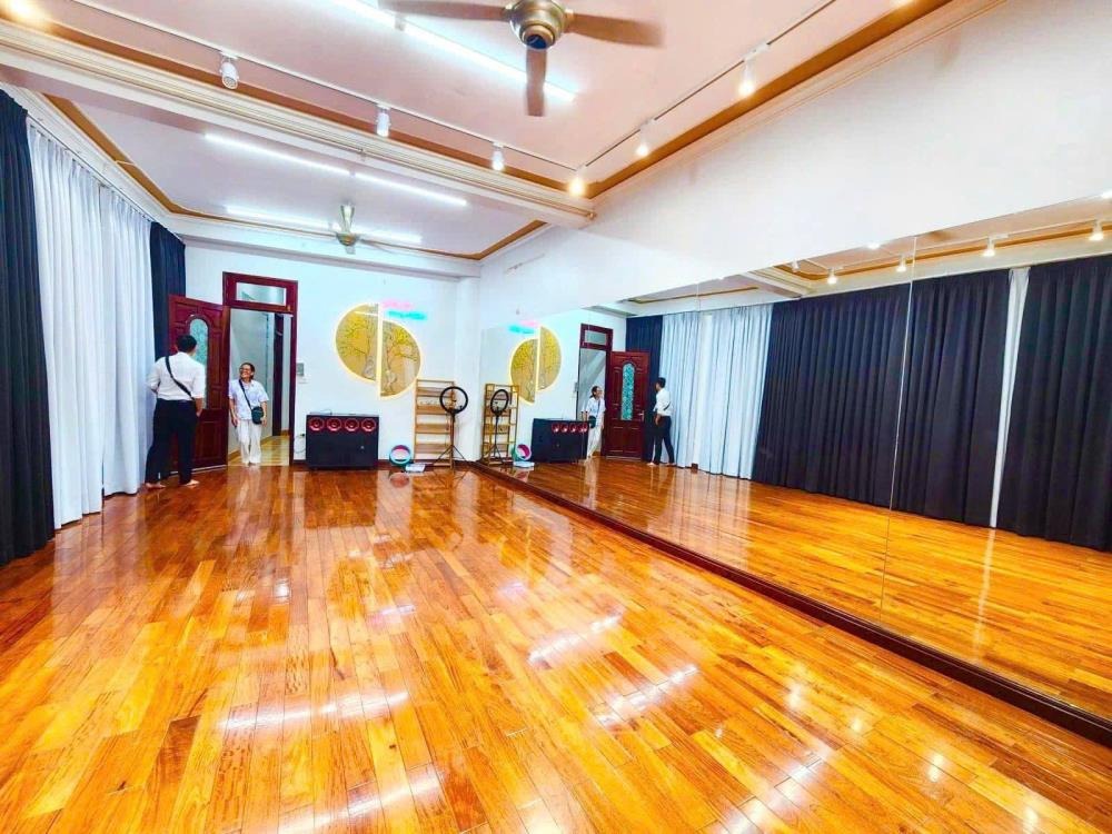 Bán nhà mặt tiền Trần Quốc Vượng, Cầu Giấy - 100m2, 5 tầng, dòng tiền 50tr/tháng