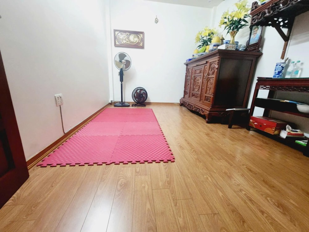 Bán Nhà Đội Cấn 44m2. 5 tầng. mặt tiền 3m. giá 10.8 tỷ Ba Đình Hà Nội