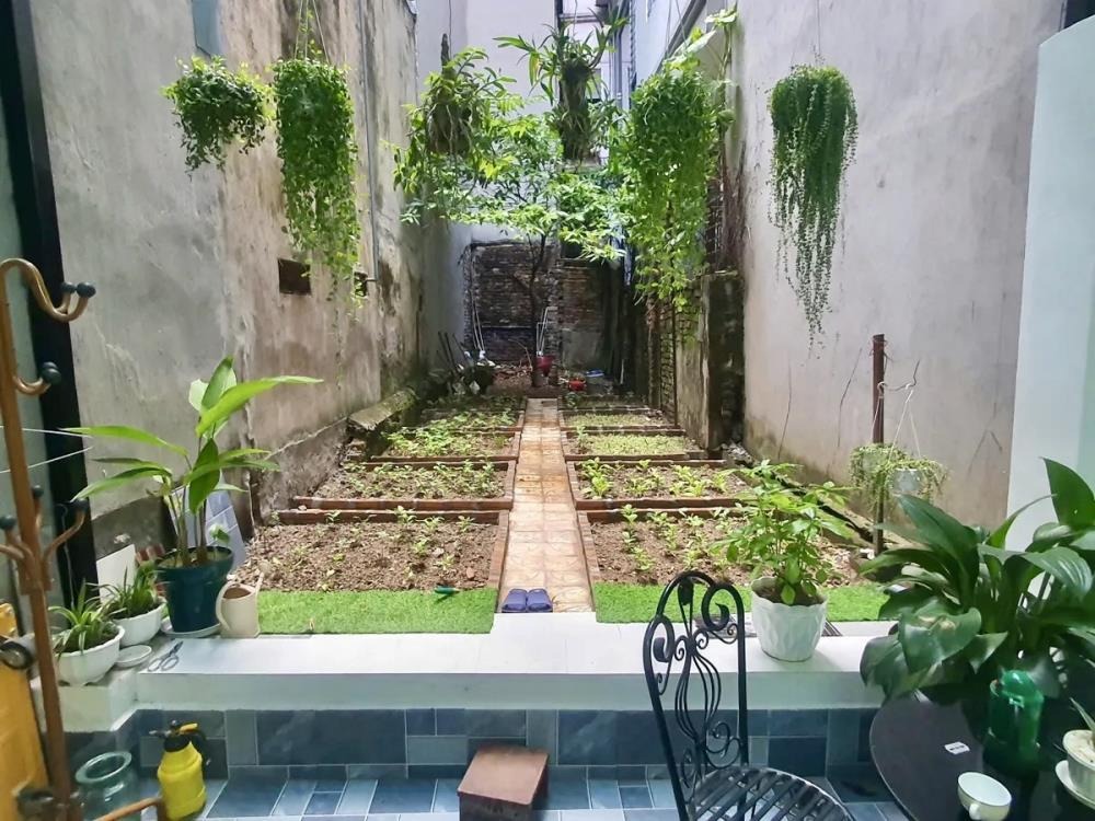 Bán nhà Đống Đa 125m2 x 3 Tầng, Ngõ Thông, Có Vườn Rau - Giá 170tr/m2