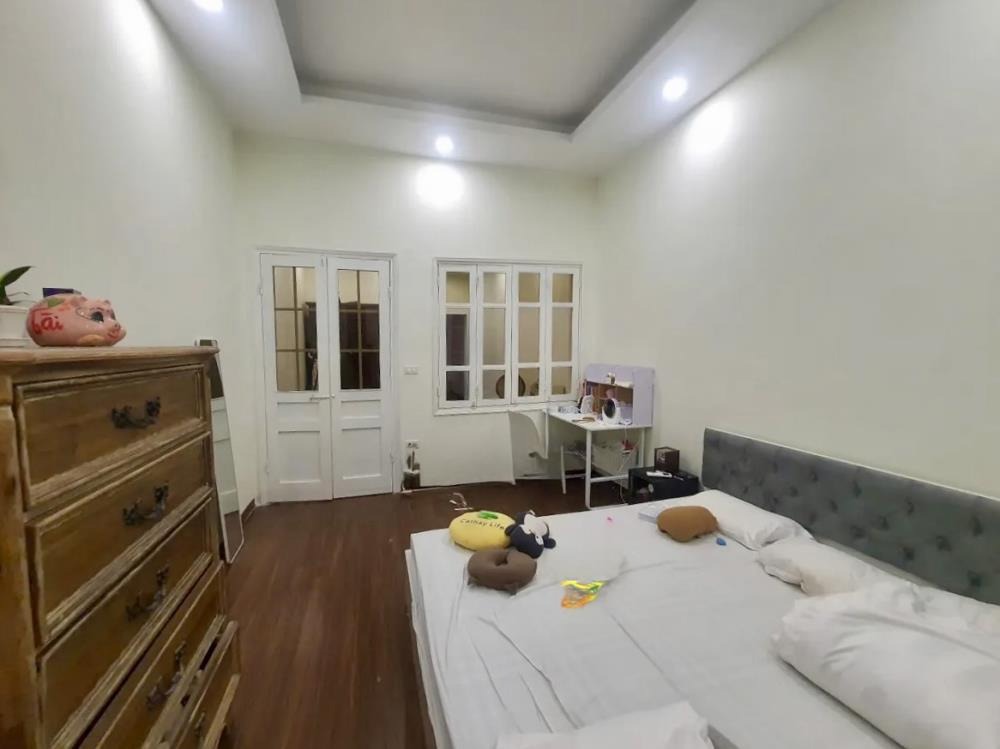 Bán nhà Đống Đa 125m2 x 3 Tầng, Ngõ Thông, Có Vườn Rau - Giá 170tr/m2