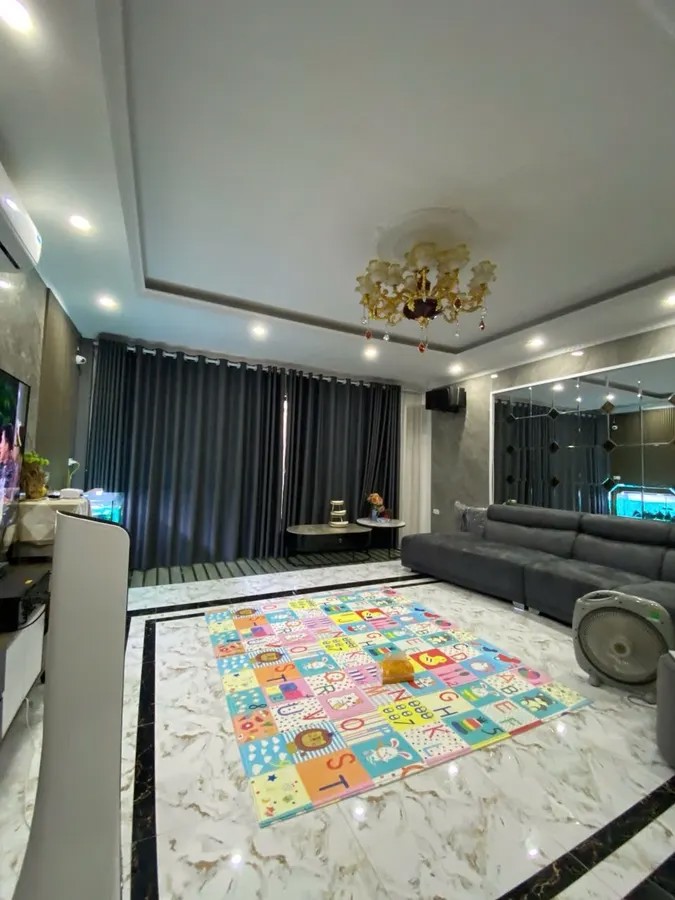 BÁN NAHF RIÊNG Phố Nguyễn Văn Linh 55m2 X 6 tầng MT 5.9m, 7.8 tỷ Long Biên Hà Nội