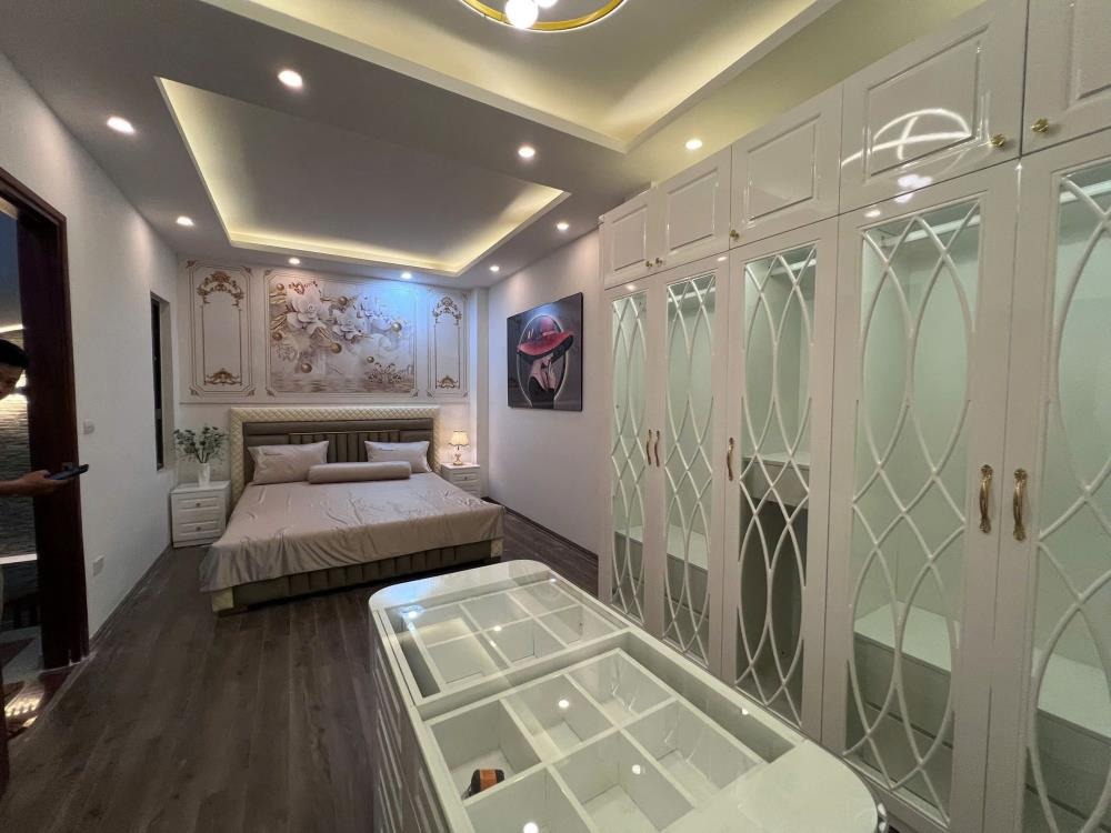 Bán Nhà Phân Lô Lê Trọng Tấn, Trường Chinh - Ô Tô Đỗ Cửa, Giá 12.1 Tỷ