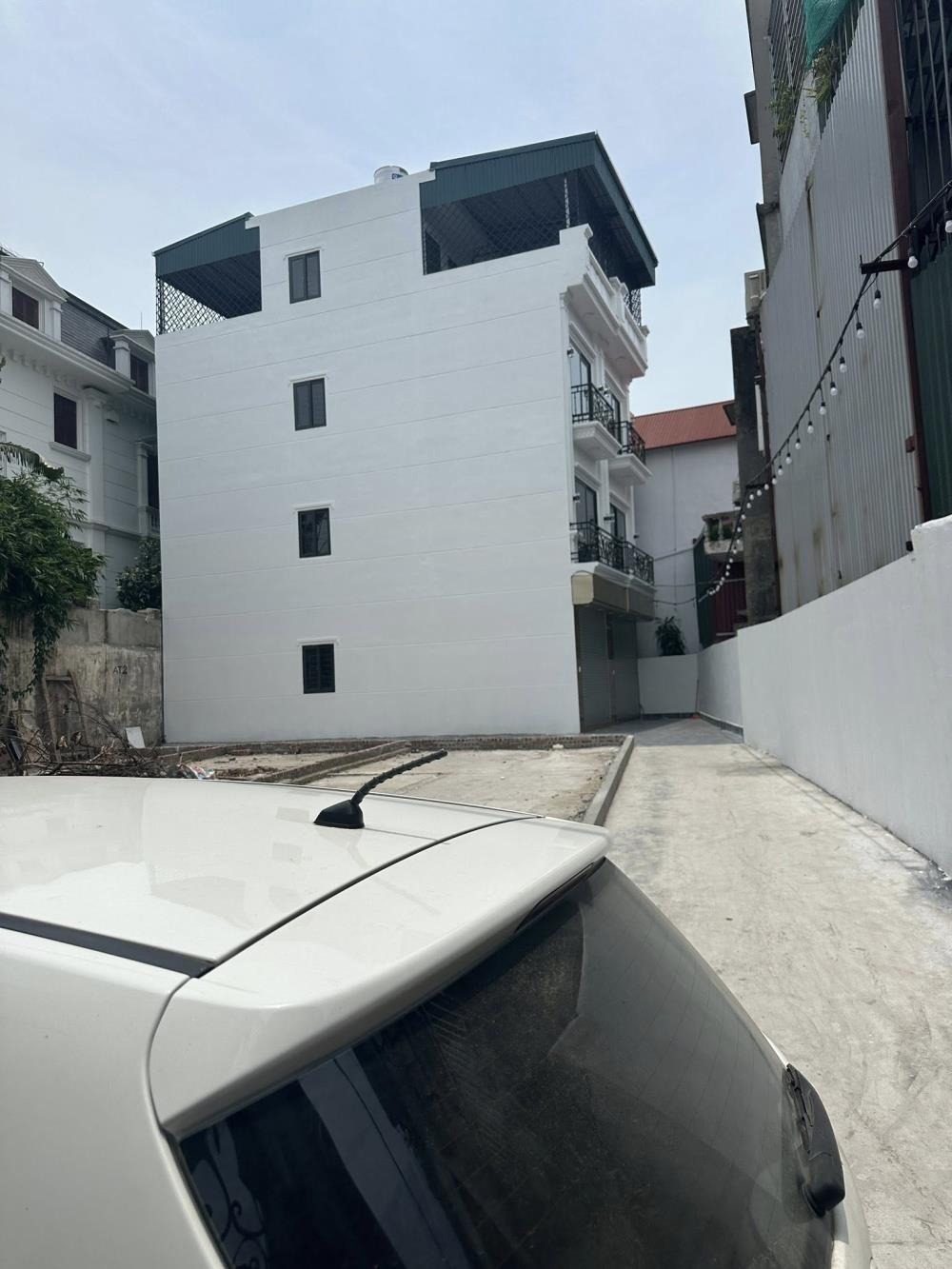 Bán nhà Đông Mỹ 43m2, 4 tầng, mặt tiền 3.5m, giá 6.3 tỷ - Ô tô vào nhà