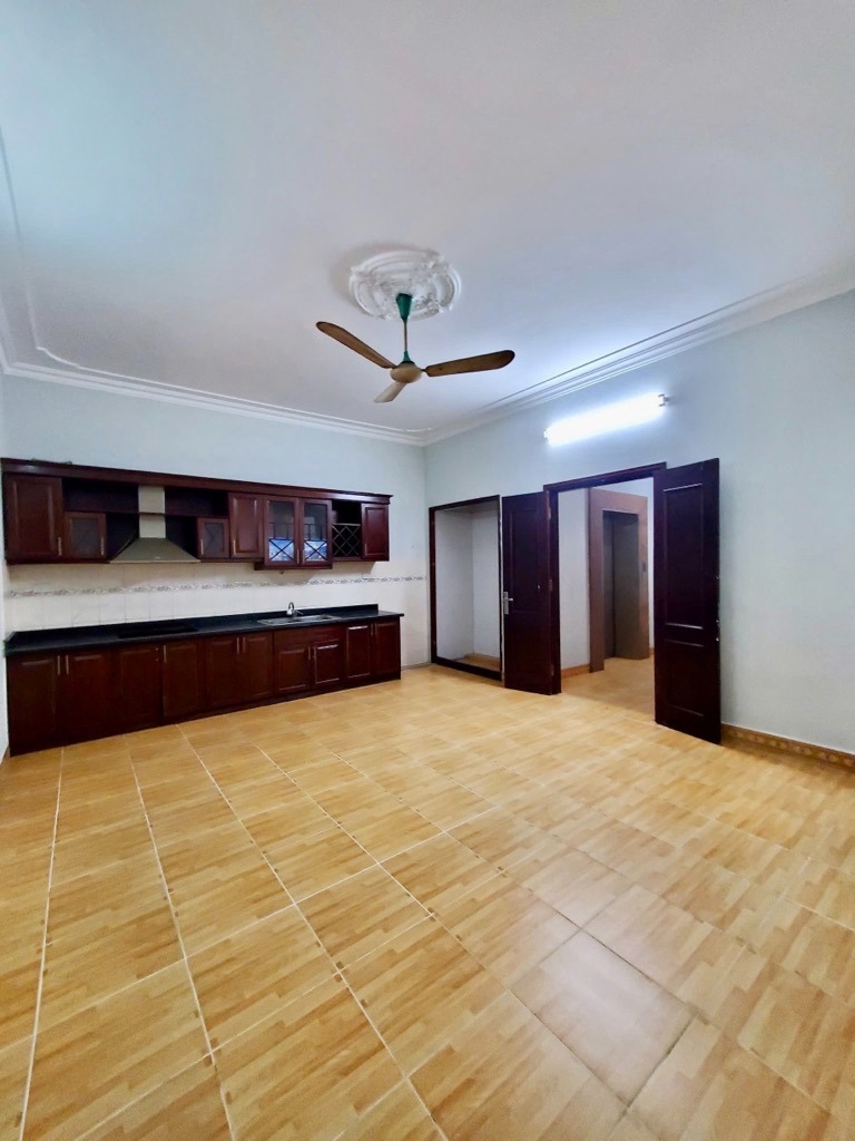 Mặt Phố Văn Cao 90m² Ba Đình - Lô Góc 6 Tầng Thang Máy, Kinh Doanh