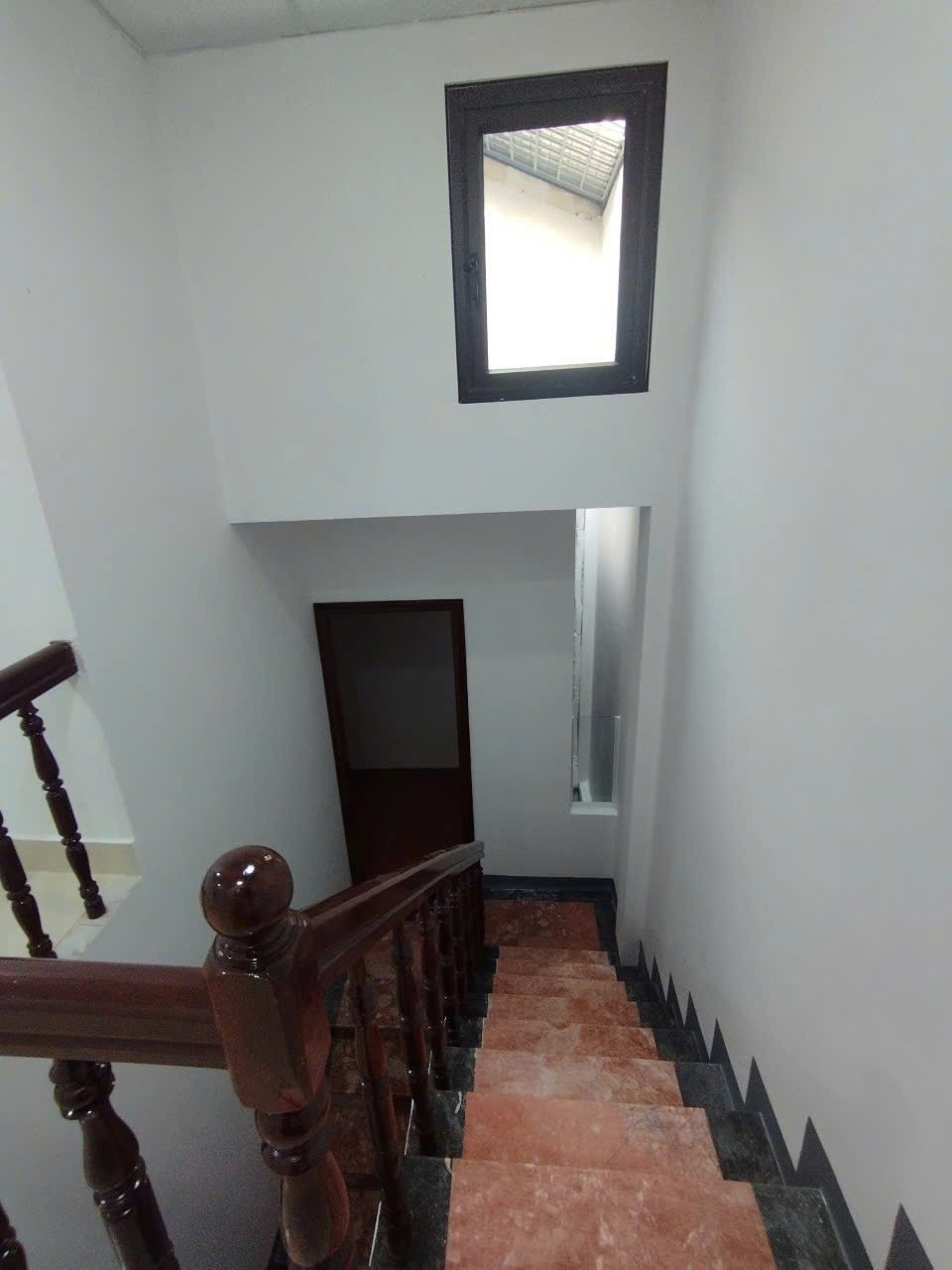 Bán nhà Lê Trọng Tấn, Thanh Xuân 33m² - 4 Tầng, Ô Tô Đỗ Cửa, Giá 12.6 Tỷ