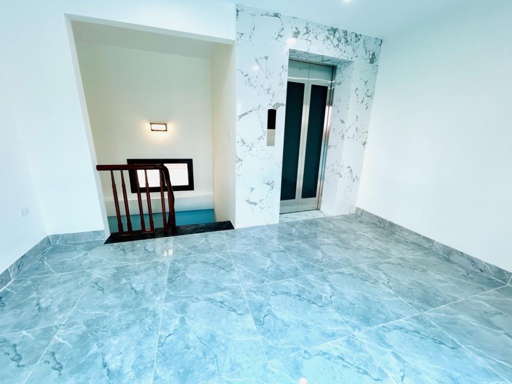 Bán Nhà Phố Kim Đồng - Phân Lô - Ô Tô Tránh - Kinh Doanh Sầm Uất - Có Thang Máy