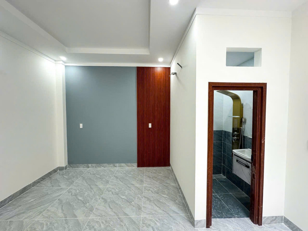 Bán nhà 3 Tầng Trung Tâm Biên Hòa,SHR hoàn công,đường 2 ô tô,gần Cầu Hang