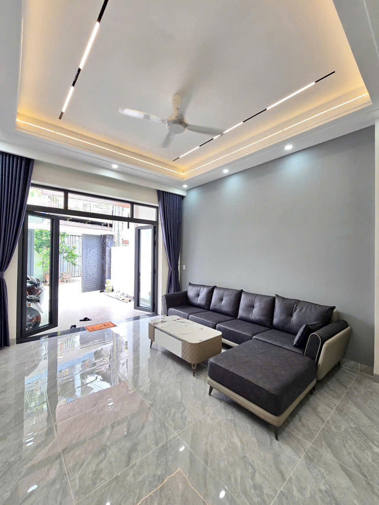 Bán nhà 3 Tầng Trung Tâm Biên Hòa,SHR hoàn công,đường 2 ô tô,gần Cầu Hang