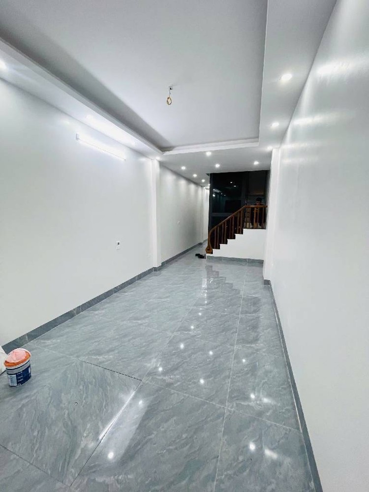 LẠC LONG QUÂN 52M x6 TẦNG THANG MÁY-18,5 TỶ-PHÂN LÔ,Ô TÔ VÀO NHÀ ,2 THOÁNG,NỞ HẬU