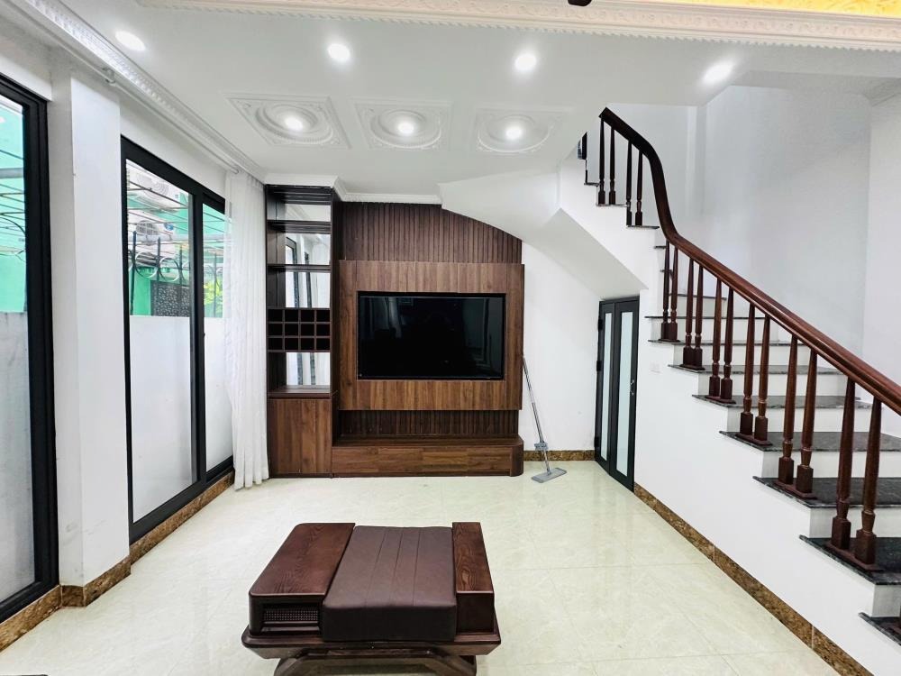Bán nhà Cầu Giấy 6 Tầng Full Nội Thất, Ô Tô 10m - Giá 9.35 Tỷ