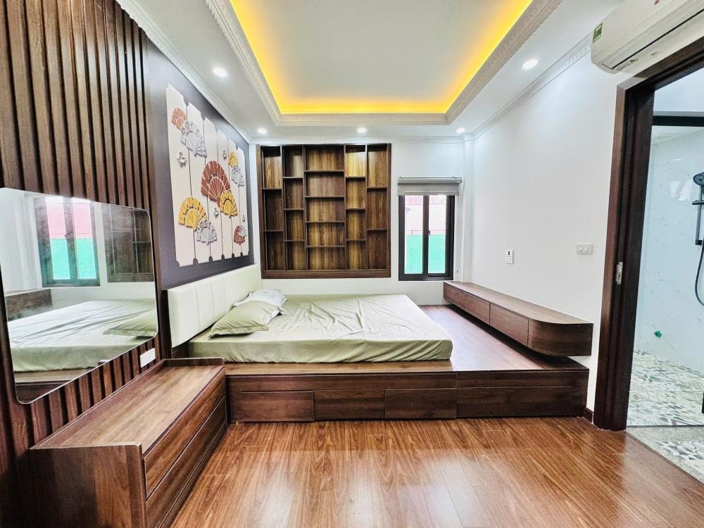 Bán nhà Cầu Giấy 6 Tầng Full Nội Thất, Ô Tô 10m - Giá 9.35 Tỷ