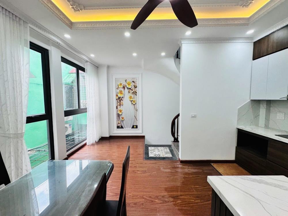 Bán nhà Cầu Giấy 6 Tầng Full Nội Thất, Ô Tô 10m - Giá 9.35 Tỷ