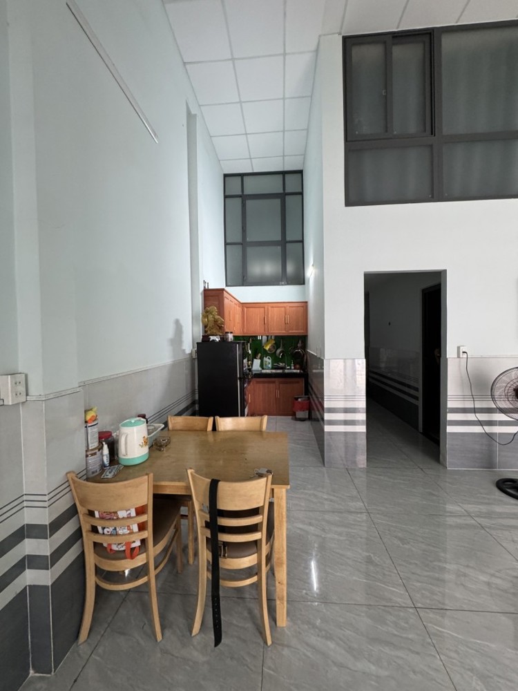 Tân Phú Hẻm Oto Kia Morning Gần Mặt Tiền Lũy Bán Bích Nhà Đẹp Giá Tốt