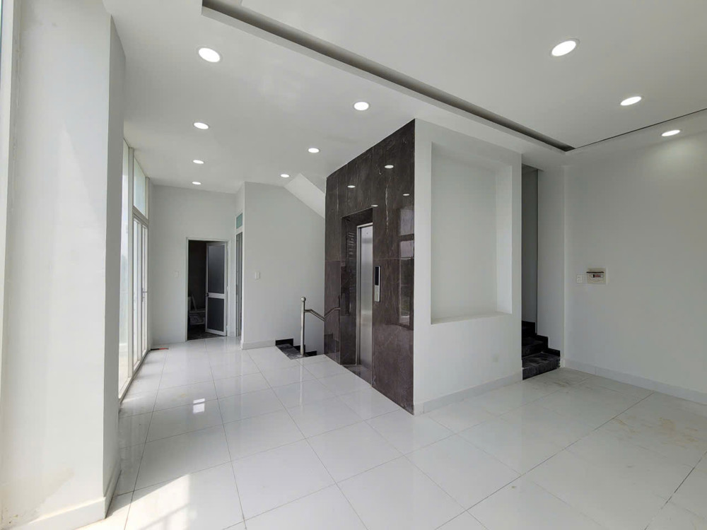 Nhà Phố Lô Góc 4Tầng Mặt Đường Lê Lợi Ngay Sát TT HC TP Mới Bình Dương Cơ Sở 2 TP Hồ Chí Minh
