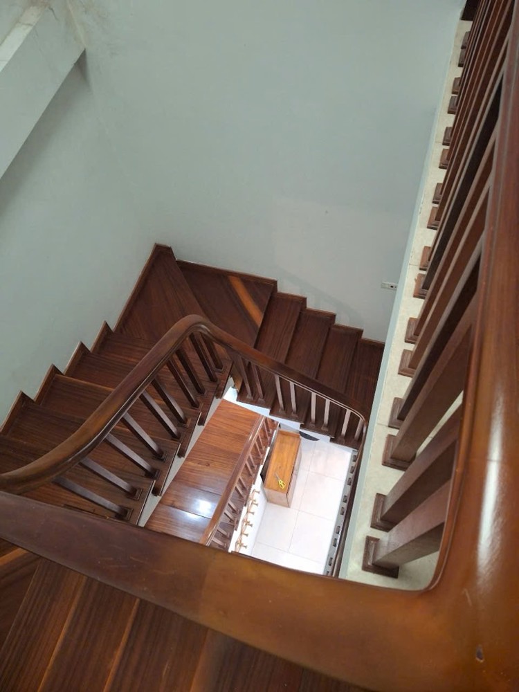 BÁN NHÀ NGUYỄN VĂN CỪ LONG BIÊN-OTO TRÁNH-64M-NHỈNH13 TỶ(TL)