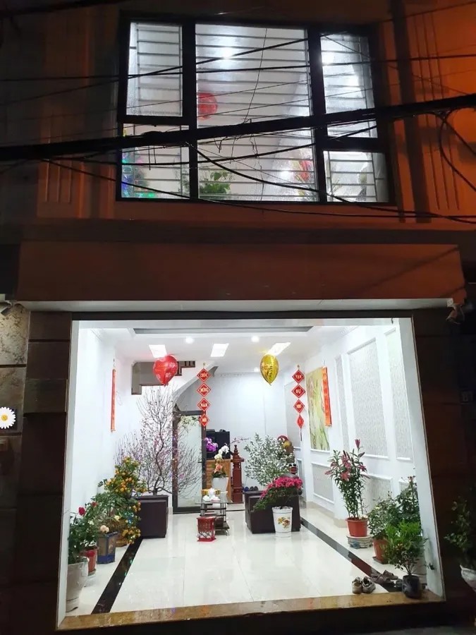NHÀ 5 TẦNG MẶT PHỐ ĐÀM QUANG TRUNG 42.5 m2 , MT 5m, 7 tỷ Long Biên Hà Nội
