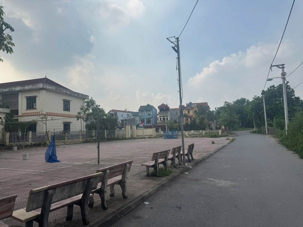 Vỡ nợ cần bán 52 m2 Kiêu Kỵ Gia Lâm, gia thỏa thuận, liên hệ 0985865658