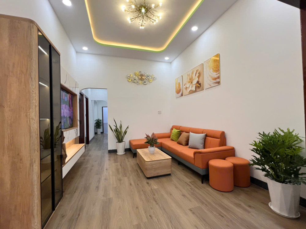 Căn nhà hẽm Cầu Dứa Phú Nông ngay Trung tâm phường Tây Nha Trang chỉ cần xách Valy vào ở: