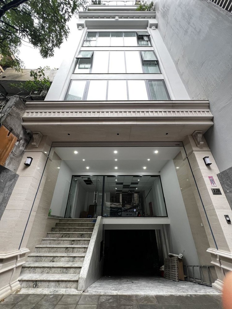 Cho thuê mặt bằng tầng 1-2-3 toà nhà mới xây, 130m2/sàn giá tốt Thanh Xuân,HN