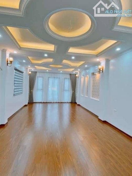 SIÊU PHẨM MẶT PHỐ TRỊNH ĐÌNH CỬU THANH XUÂN - 9 TẦNG THANG MÁY GIÁ CHỈ 28,5 TỶ