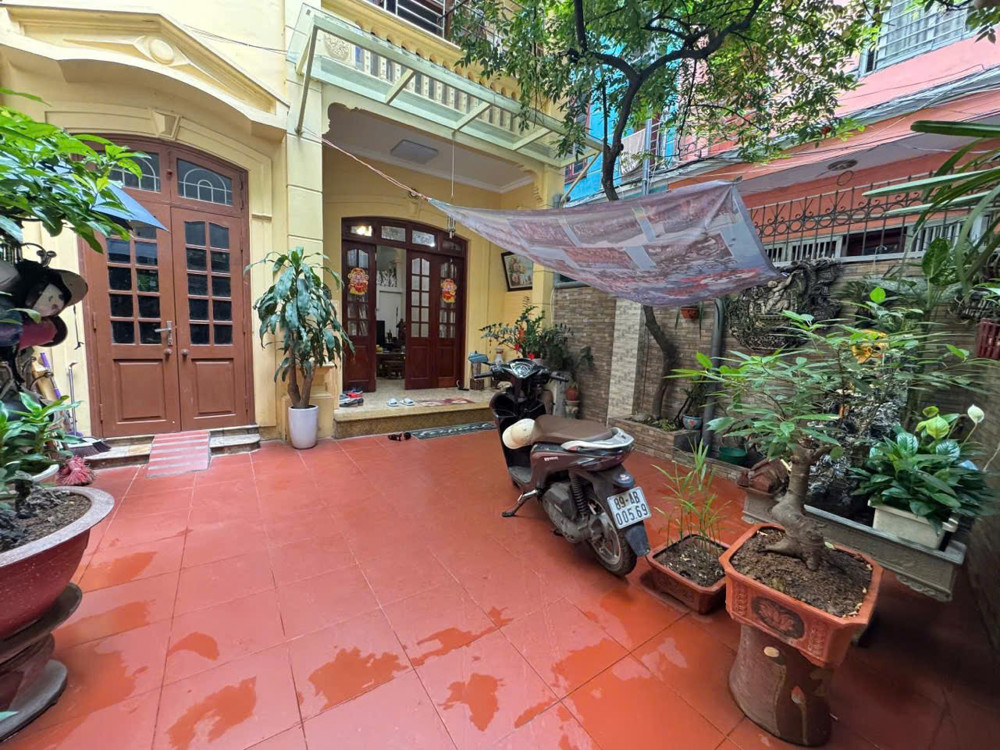 Bán Võng Thị , 81m, 3 tầng, vài bước ra  oto, Full nội thất!