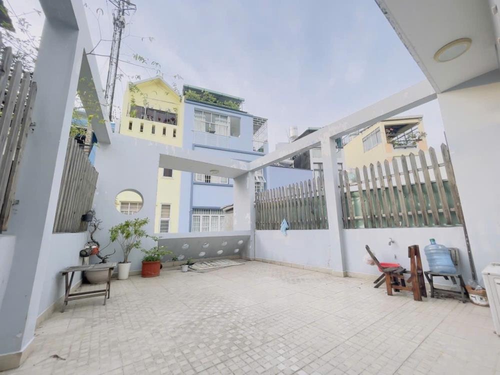 Bán nhà Quận 3, 4 Tầng, Sát Mặt Tiền Rạch Bùng Binh - 76m2, Chỉ 11 Tỷ