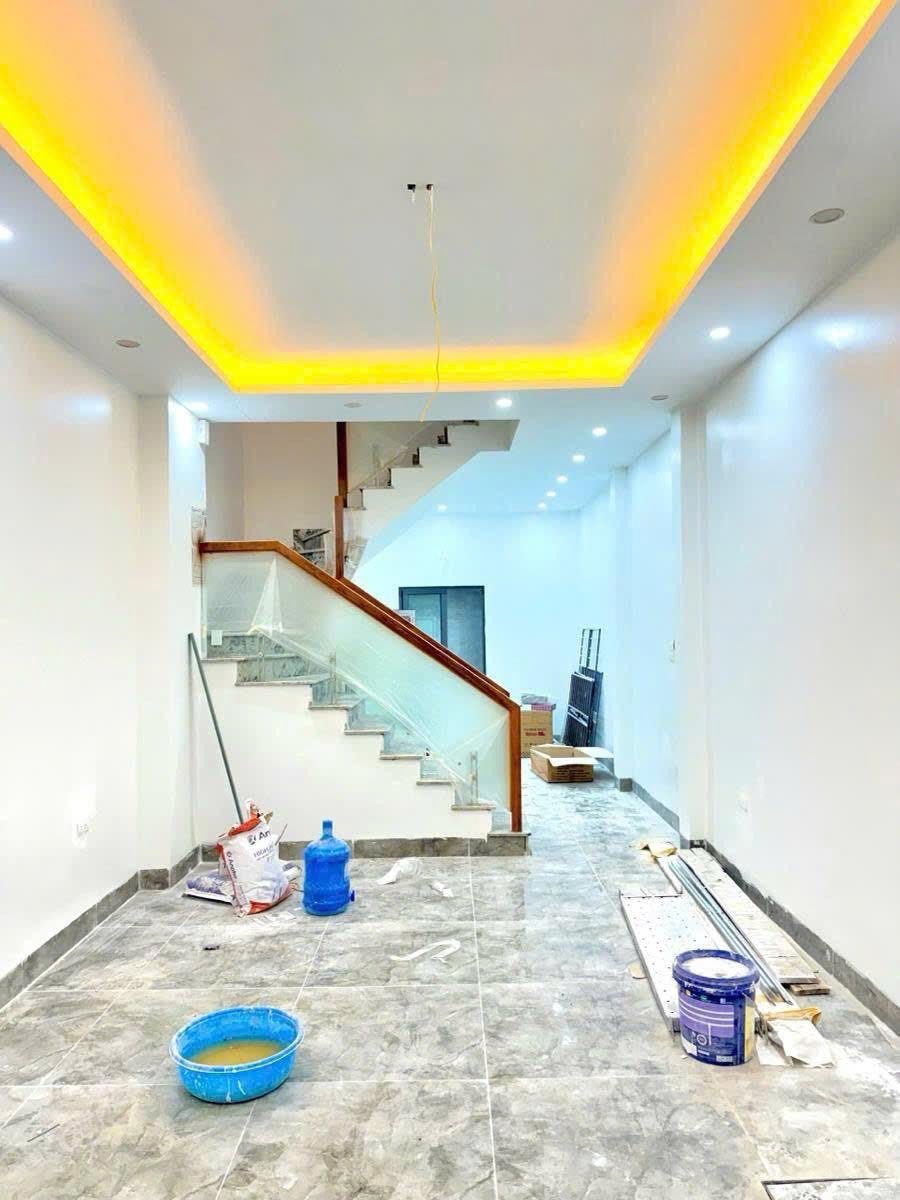 Nhà Phân Lô Oto Đường Láng - 2 Mặt Thoáng - KD Tốt - 15.5 Tỷ