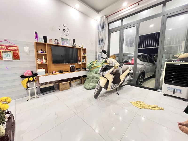 Bán nhà đường Số 11, Linh Xuân, TP HCM.  DT 75m2, 2 tầng, 3PN, SH. Giá 5.5 tỷ