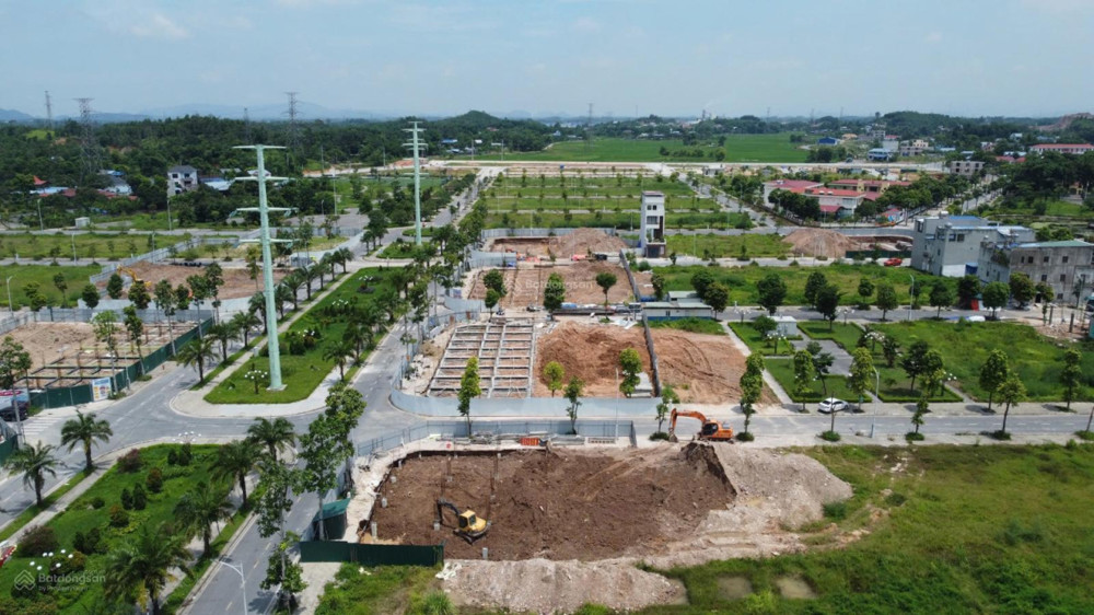 Bán lô góc 2 mặt tiền Khu đô thị Cầu Trúc Sông Công 114.5m, vị trí đẹp đối diện NOXH, giá 2.7 tỷ