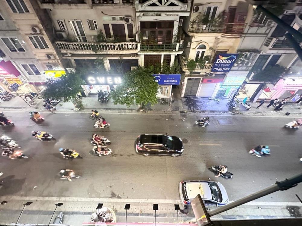 Bán nhà mặt phố Bạch Mai 70m2, 5 tầng, Vỉa hè, Kinh doanh - 27 tỷ
