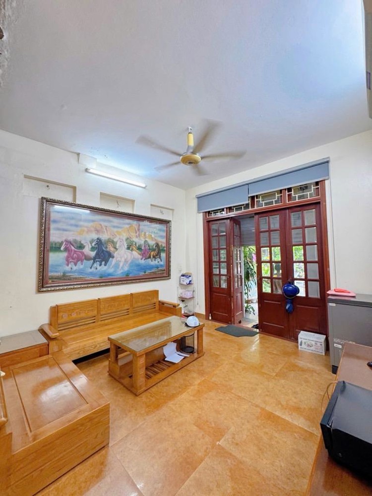 Bán nhà mặt phố Cầu Giấy,60m2, 7 tầng thang máy, 2 mặt tiền ô tô tránh