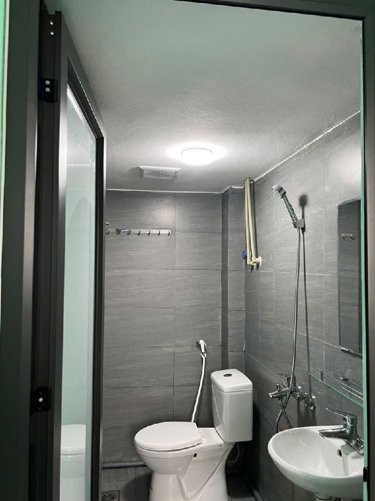 Nhà mặt phố Cầu Giấy 64m2, 7 tầng, 2 mặt tiền ô tô tránh, kinh doanh đa dạng