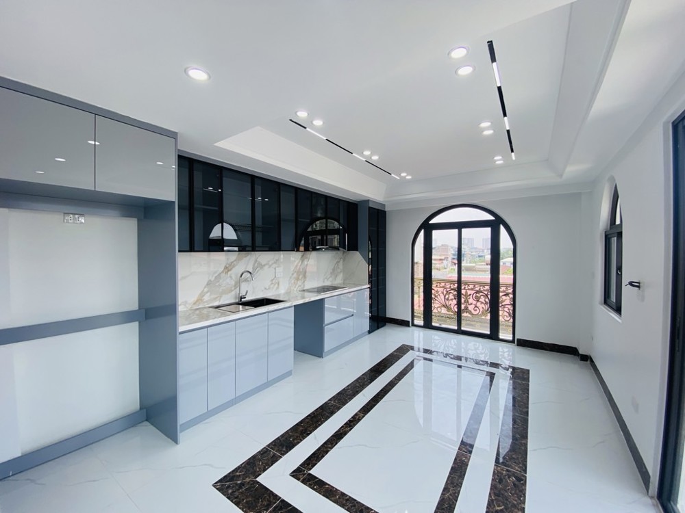 BÁN NHÀ NGUYỄN SƠN LONG BIÊN, OTO VÀO NHÀ,KINH DOANH, 48M-NHỈNH 13 TỶ (TL)